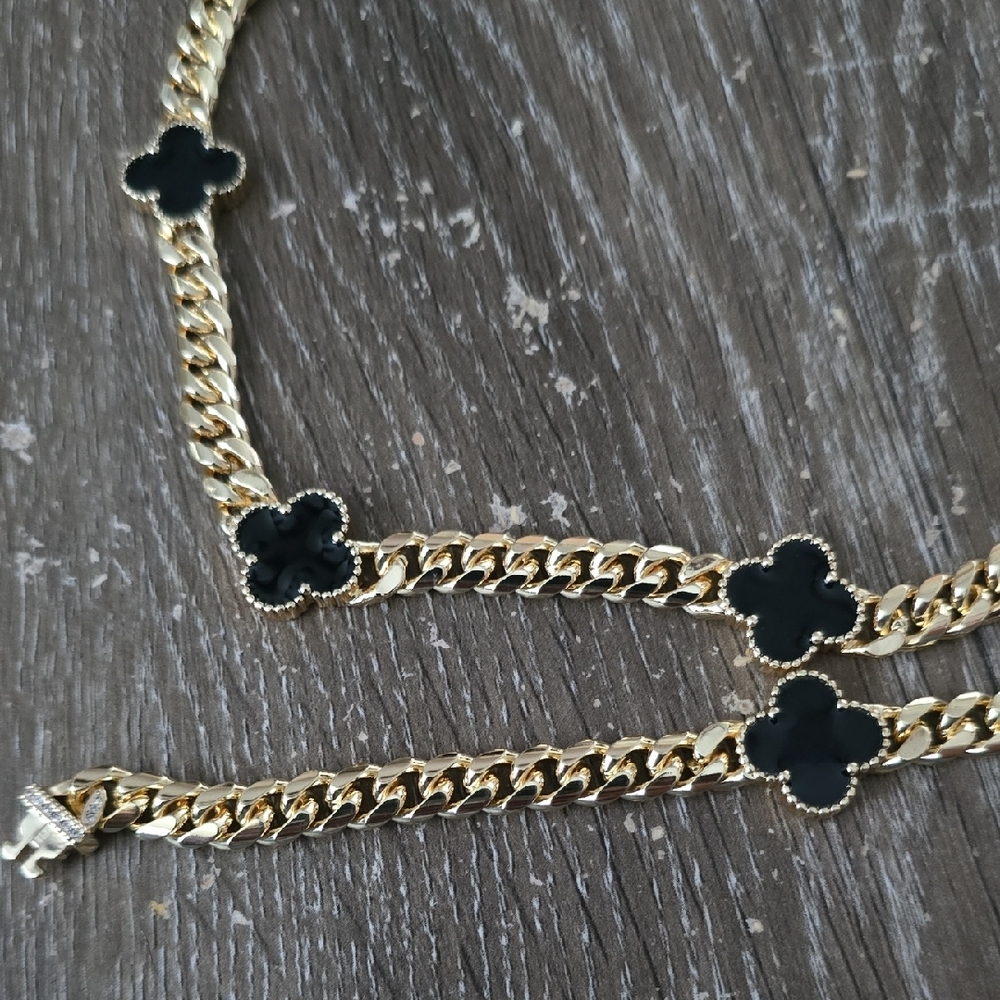 14k Gold Plated Chain Necklace with Black Clover Accents - Picture 4 of 4